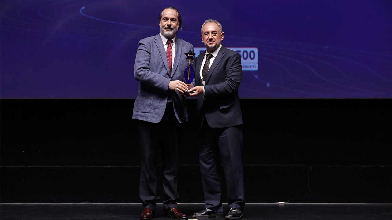 10 kategorinin birincisi, pazarının lideri: Bilişim 500’e KoçSistem damgası!