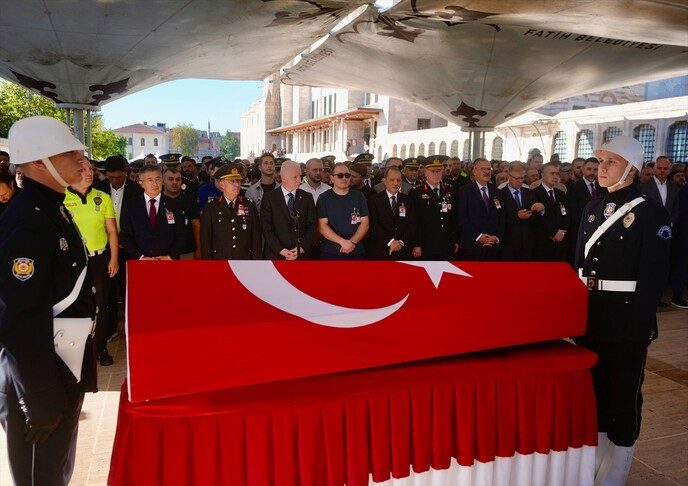 Şehit polis memuru Mehmet Ali Topatan son yolculuğuna uğurlandı