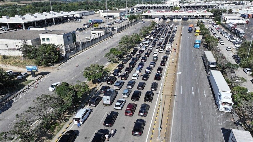 Gurbetçilerin Avrupa'ya dönüş yolculuğu sürüyor
