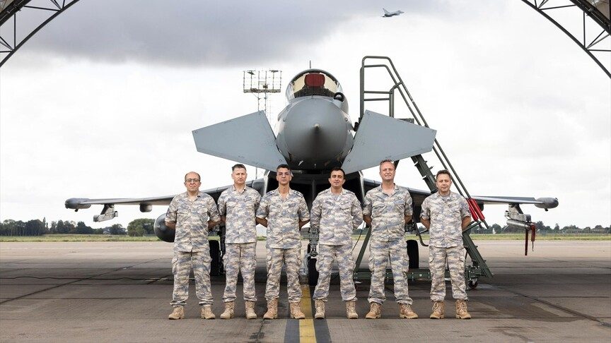 MSB heyeti İngiltere'deki Coningsby Üssü'nde Eurofighter bakım tesislerini inceledi