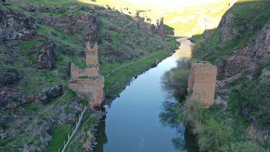 Türkiye ile Ermenistan arasındaki Ani Köprüsü'nün restorasyonunda yeni aşama