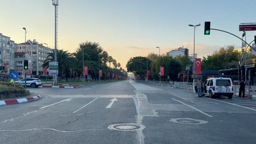 İstanbul'da Zafer Bayramı kutlamaları nedeniyle bazı yollar trafiğe kapatıldı