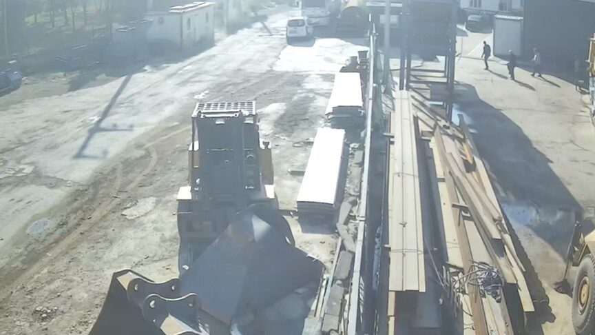 İzmir'de fabrikadaki patlamada 3'ü ağır 7 işçi yaralandı