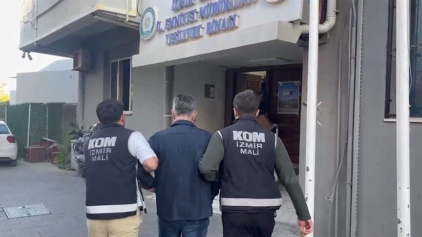 İzmir'de Bayraklı Belediyesine yönelik rüşvet ve ihale soruşturmasında 43 şüpheli adliyeye sevk edildi
