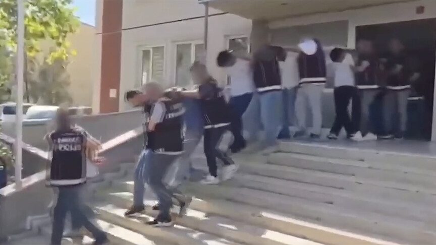 Diyarbakır'da "Sokaklar Güvende" operasyonunda yakalanan 26 zanlı tutuklandı