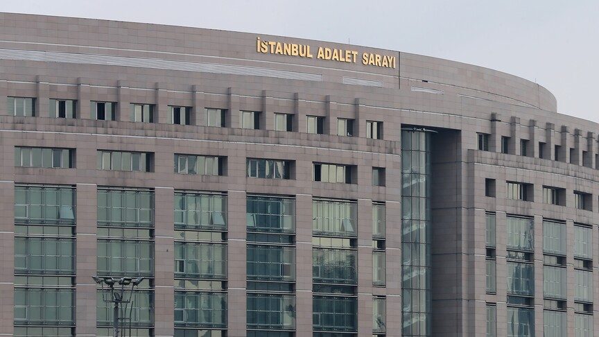 İstanbul merkezli "usulsüz vatandaşlık" operasyonunda yakalanan 52 şüpheliye tutuklama talebi