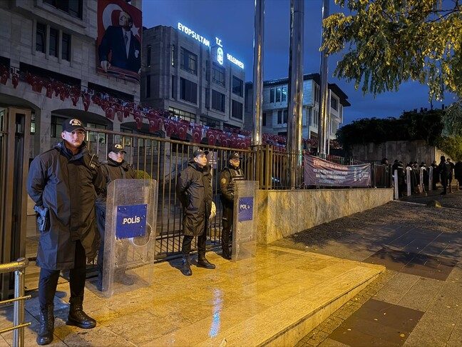 Eyüpsultan Belediye Başkanı Özmen'in de aralarında olduğu 28 şüpheli gözaltına alındı