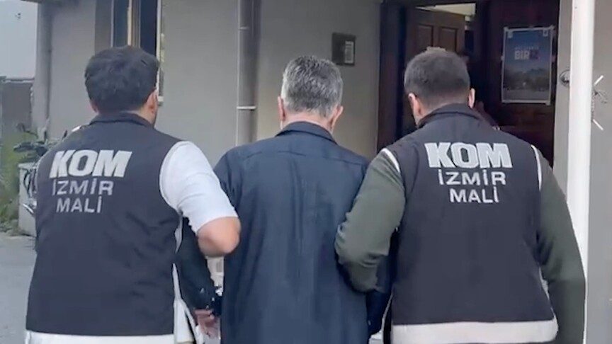 İzmir'de Bayraklı Belediyesine yönelik rüşvet ve ihale soruşturmasında 15 şüpheli tutuklandı