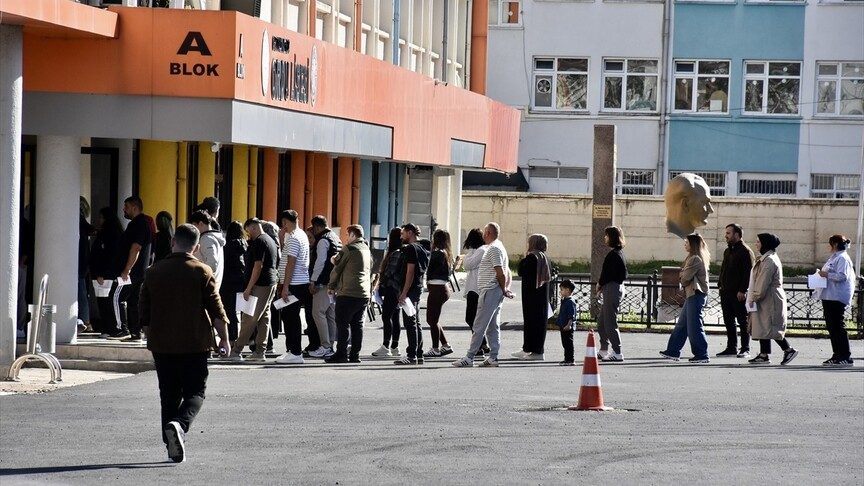 KPSS ön lisans oturumu başladı